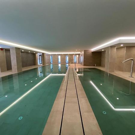 Modern Apartment With Spa And Pool Gibraltar Exteriér fotografie