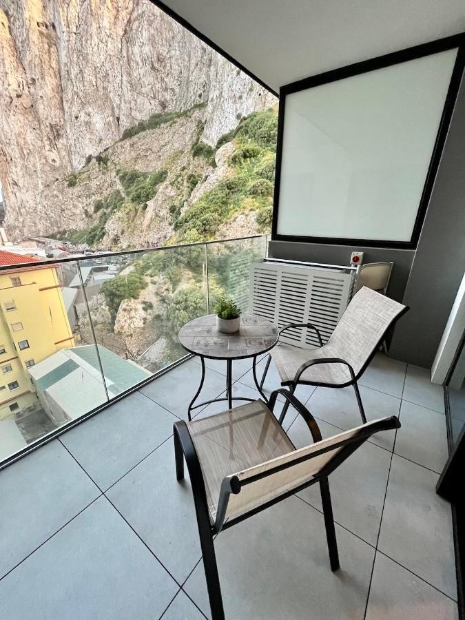 Modern Apartment With Spa And Pool Gibraltar Exteriér fotografie