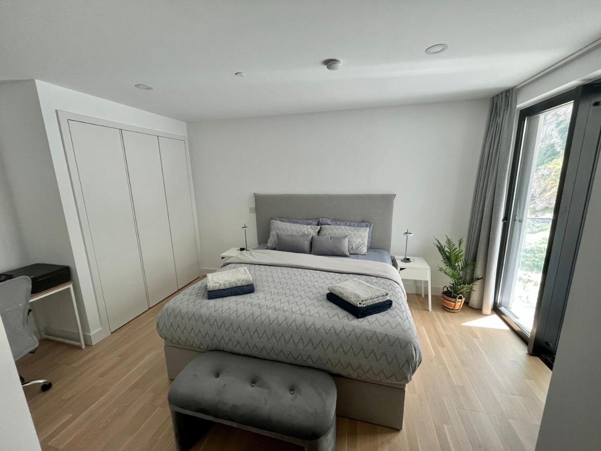 Modern Apartment With Spa And Pool Gibraltar Exteriér fotografie